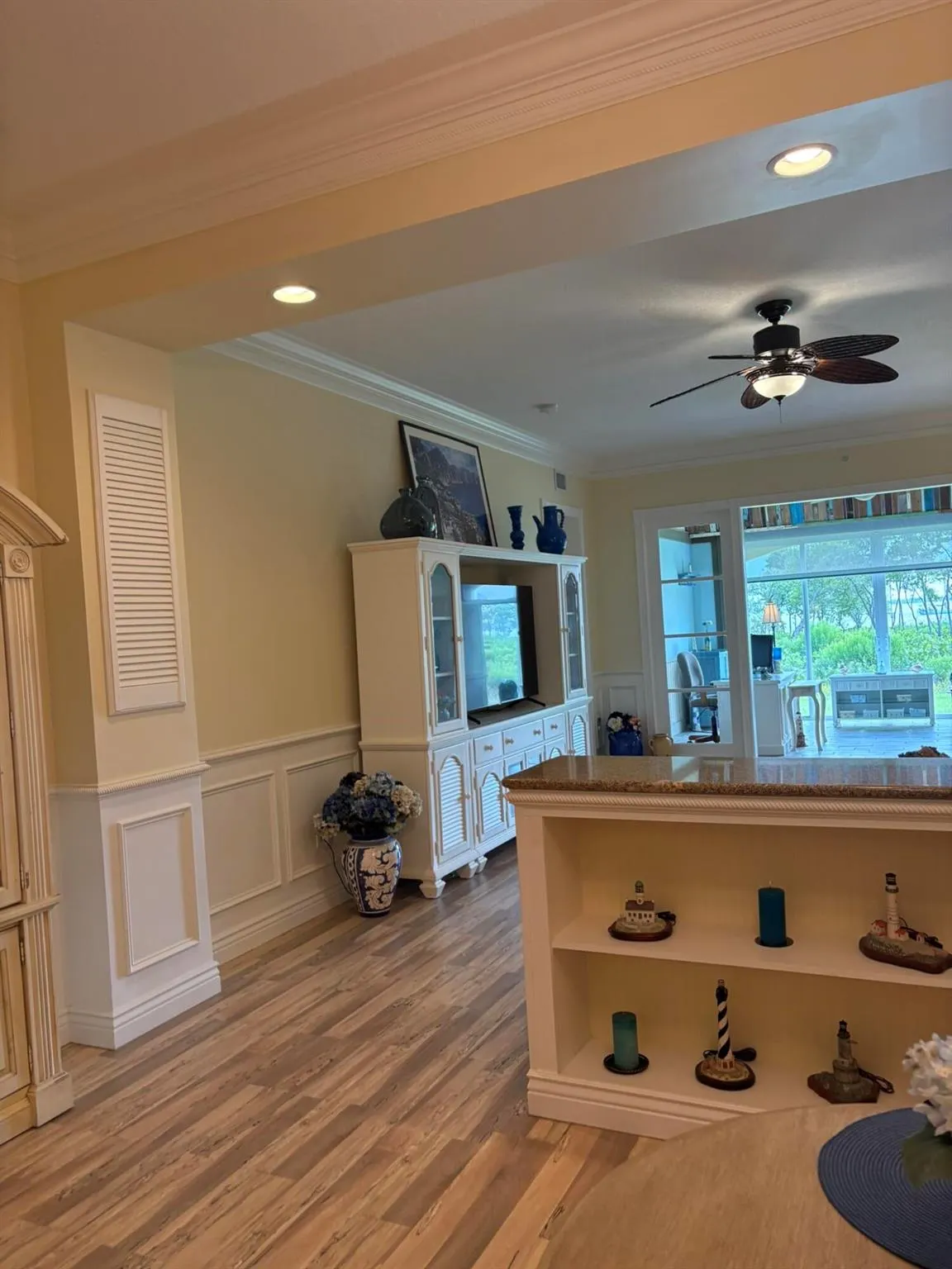 27 Harbour Isles 105 Drive W, #105