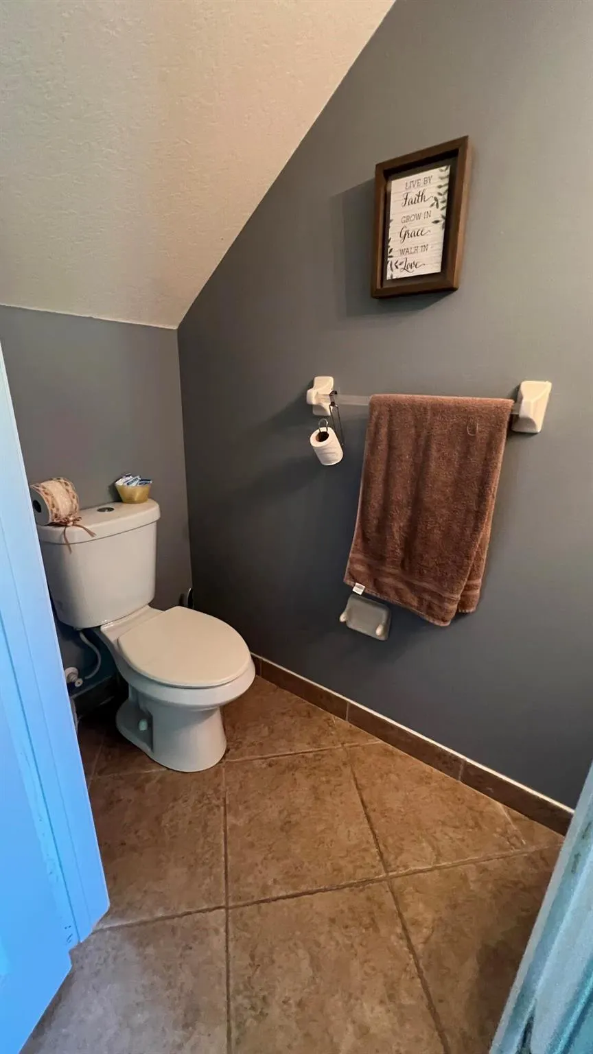 2218 SW Marshfield Court