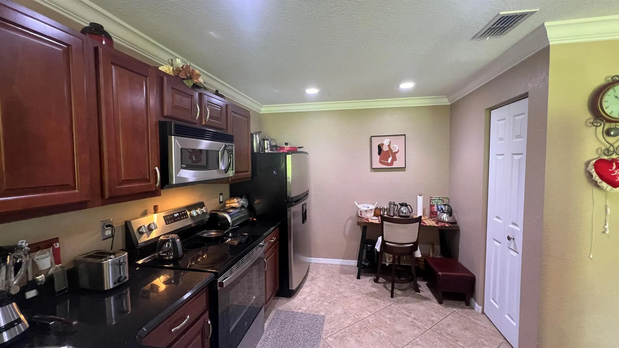 2218 SW Marshfield Court