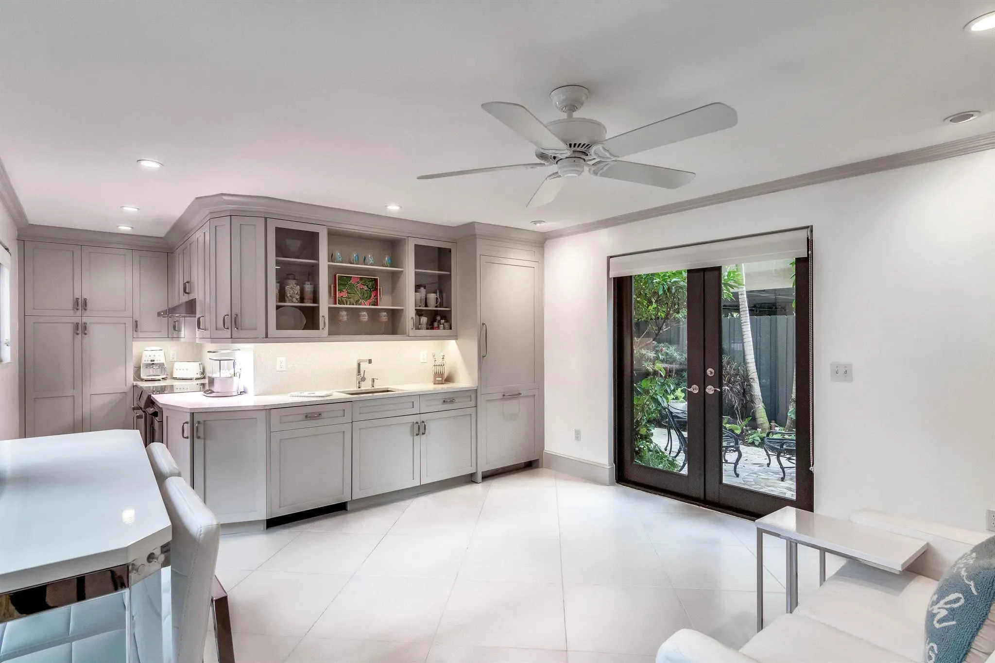 226 Chilean Avenue, #4