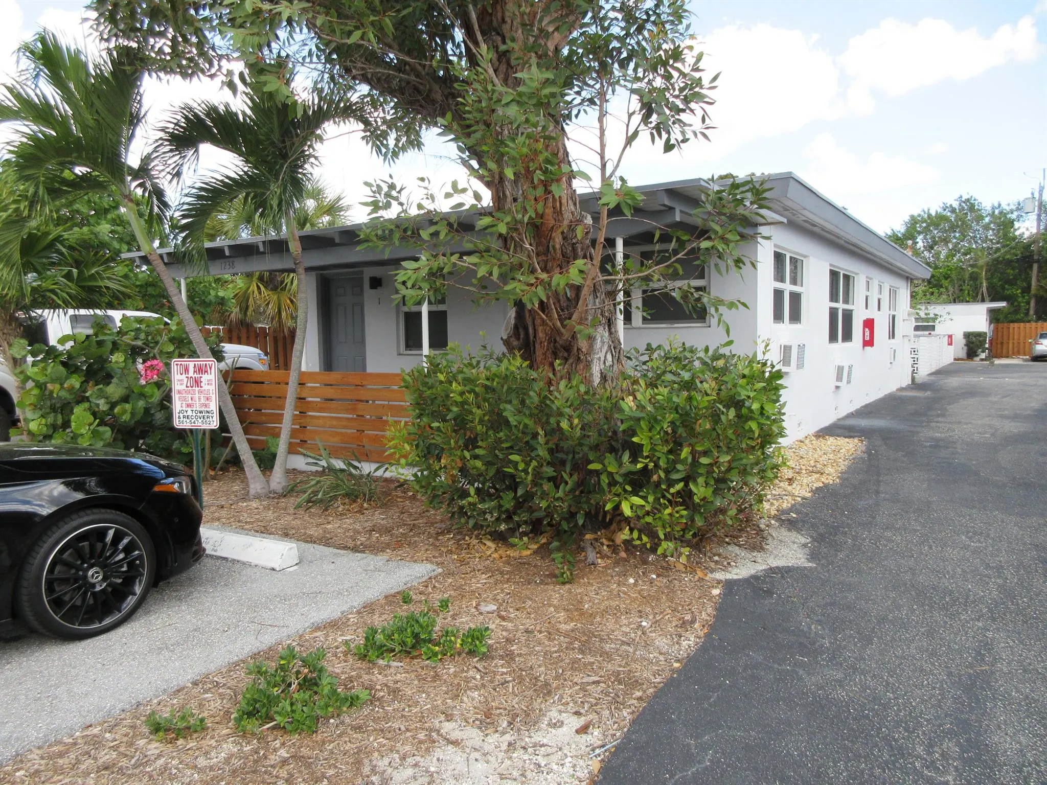 1234 17th Avenue N, #3
