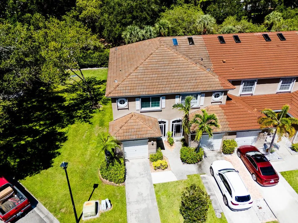 6991 Oak Bridge Lane