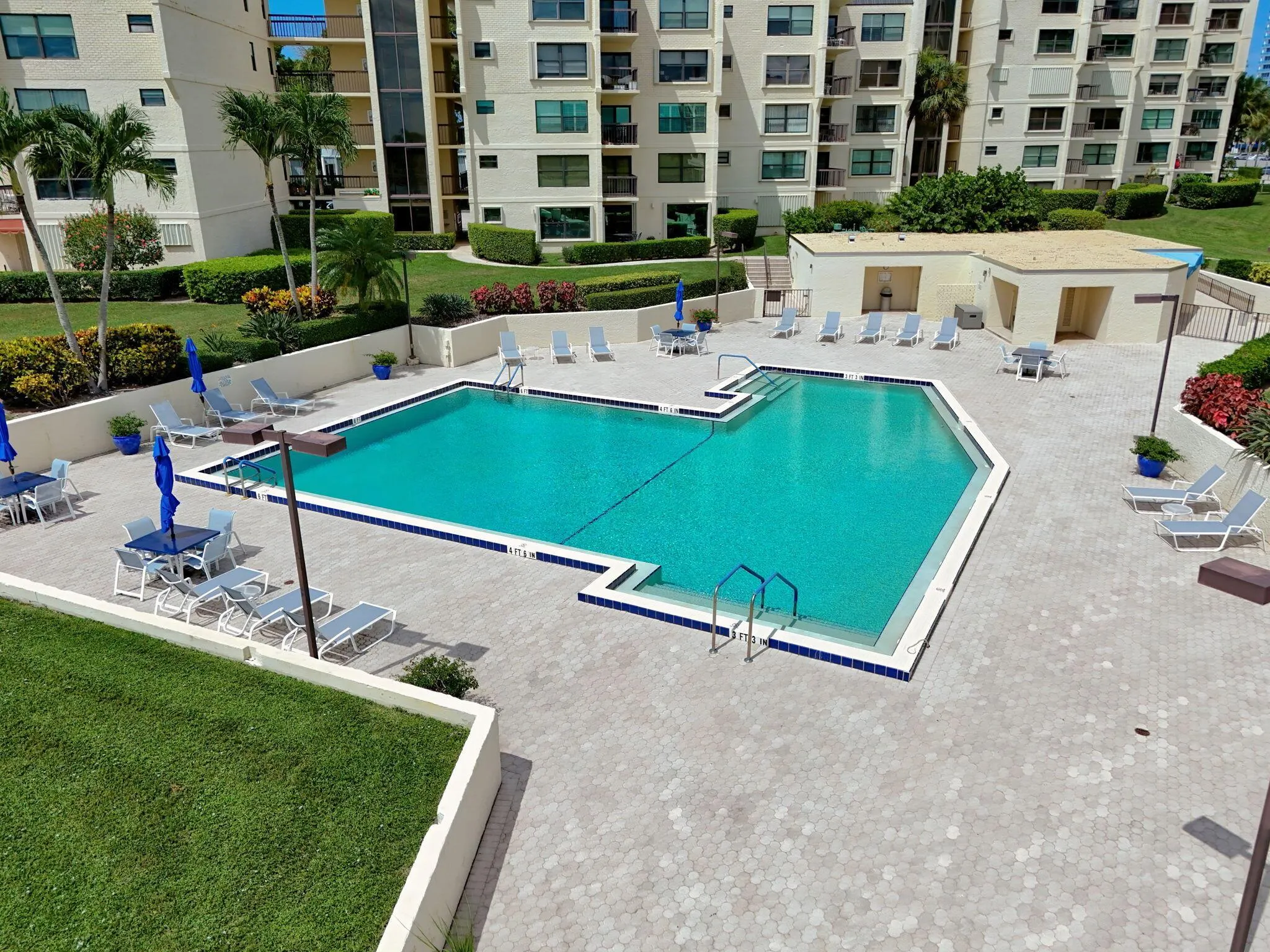 372 Golfview Road, #403