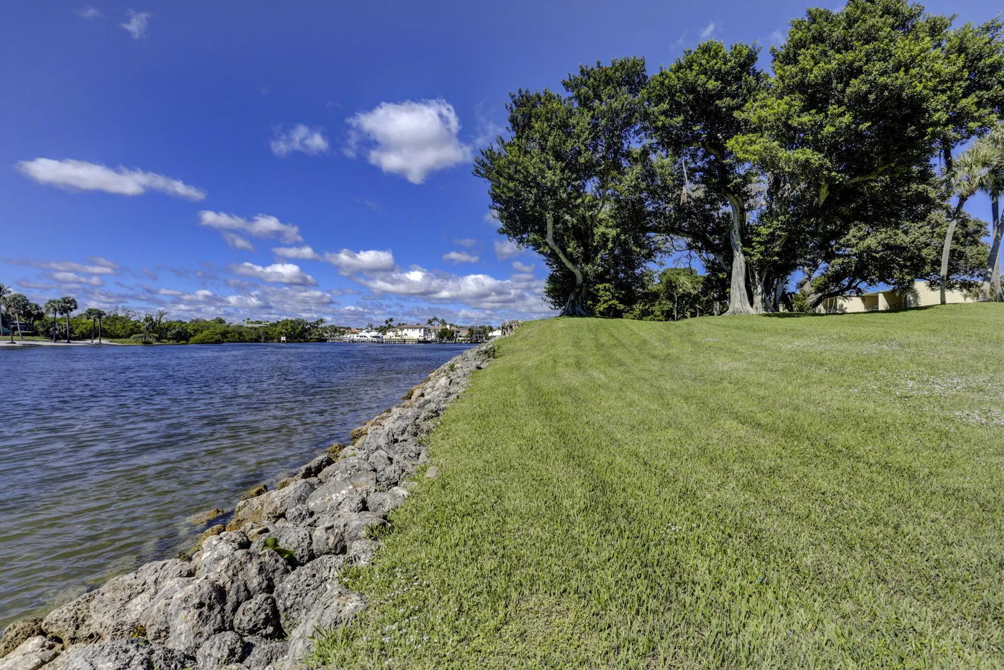 372 Golfview Road, #403