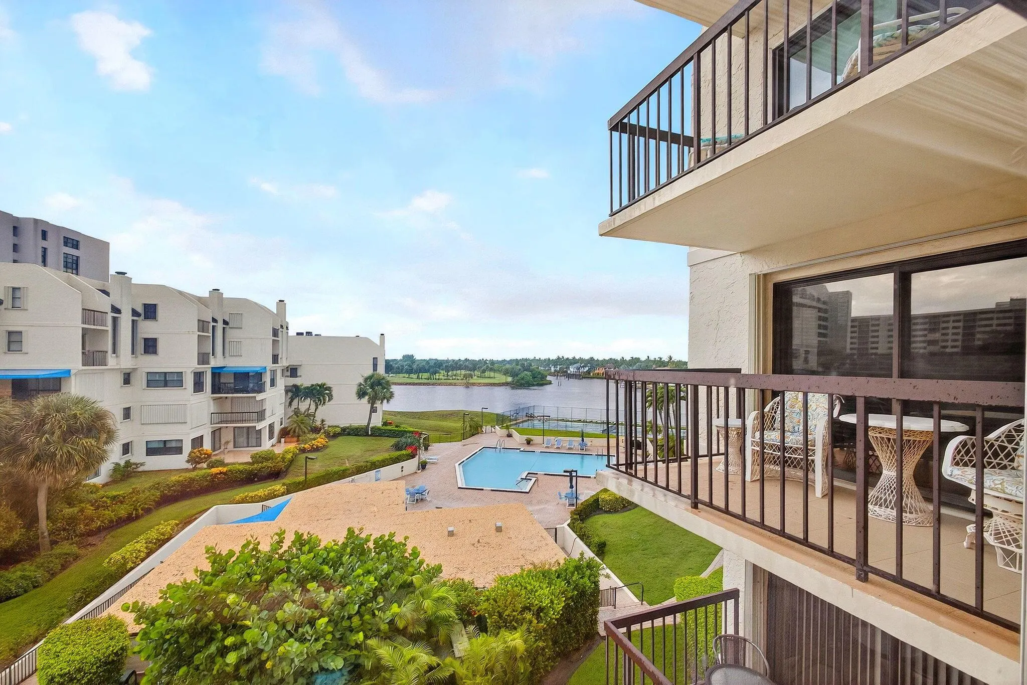 372 Golfview Road, #403
