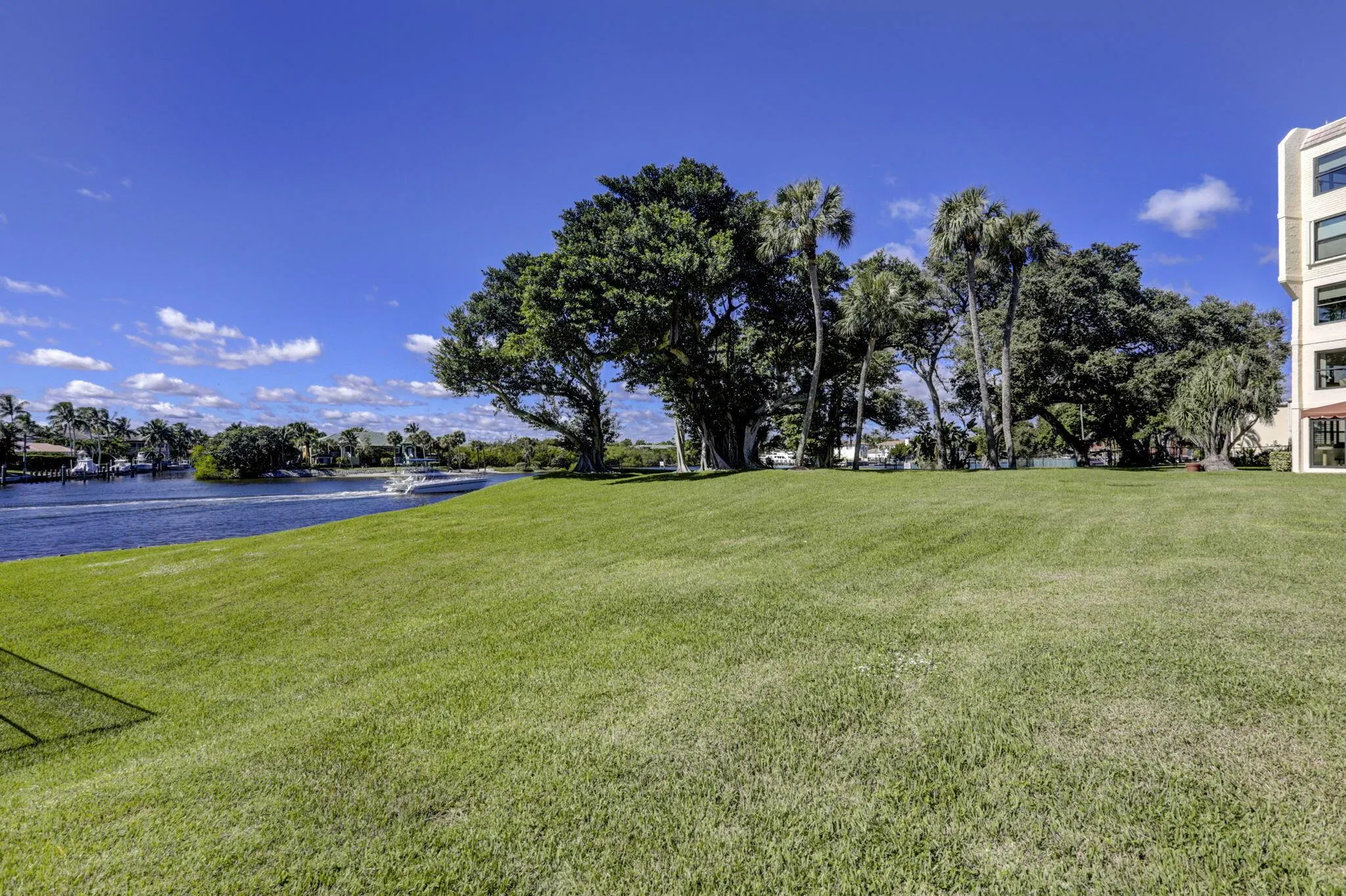372 Golfview Road, #403