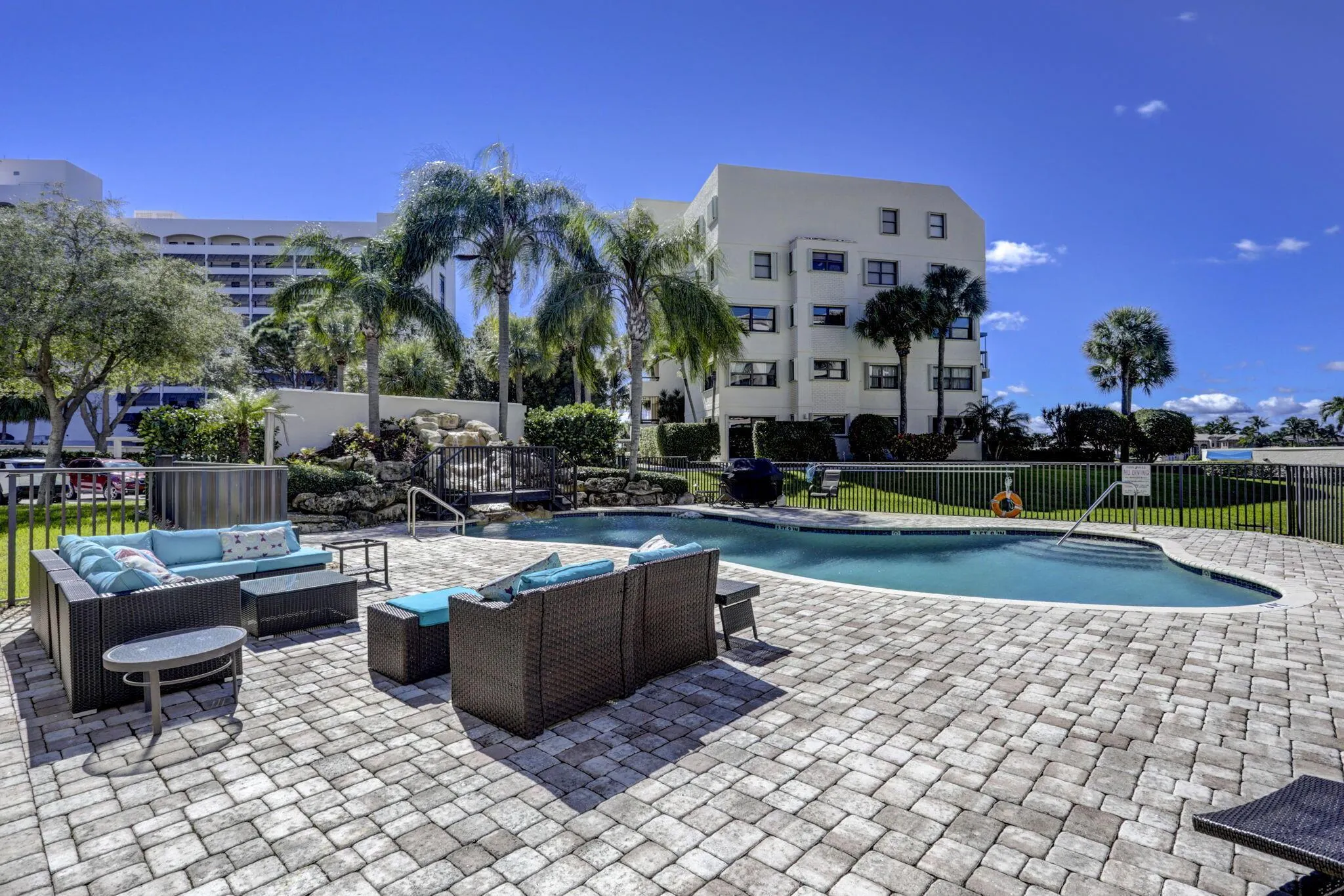 372 Golfview Road, #403