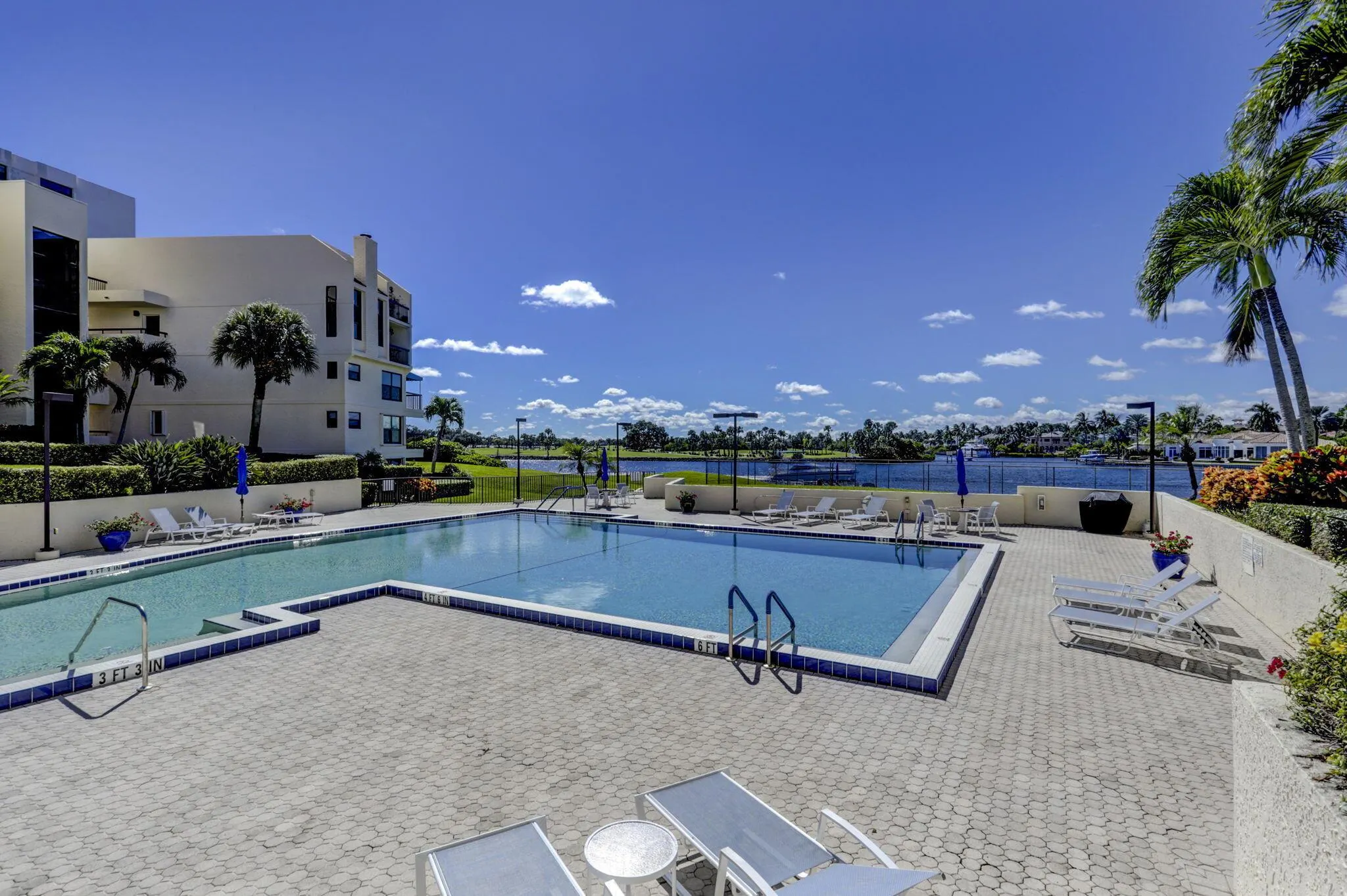 372 Golfview Road, #403