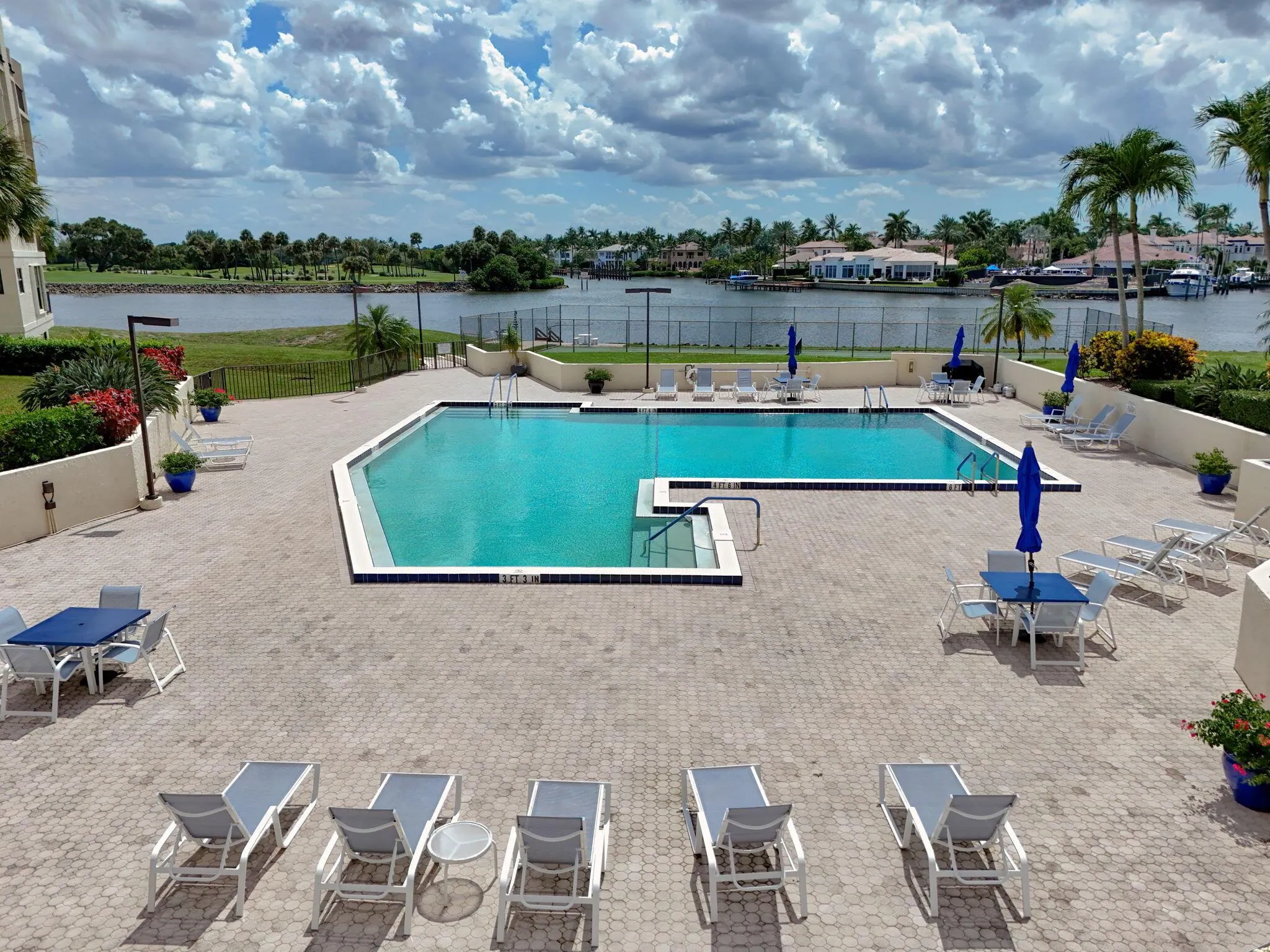 372 Golfview Road, #403