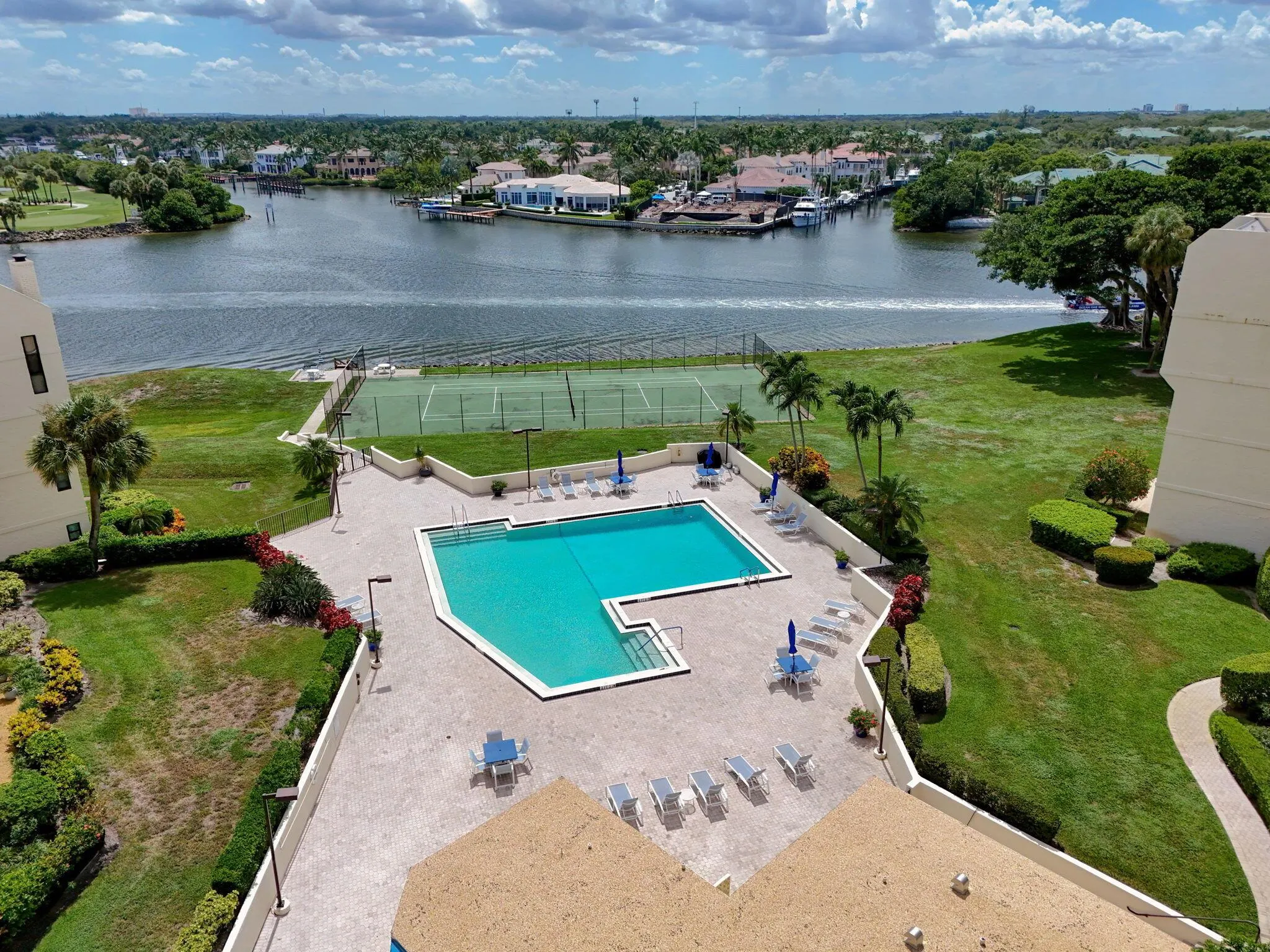 372 Golfview Road, #403