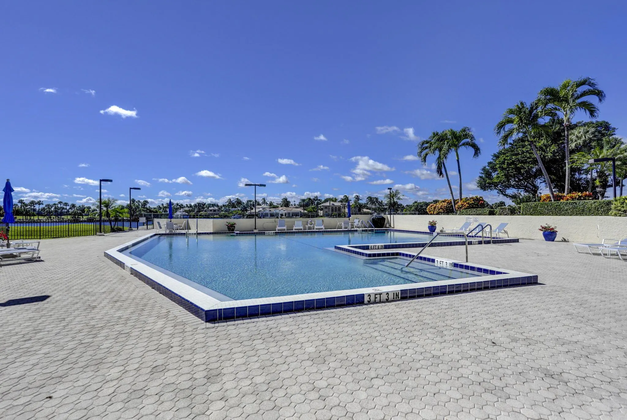 372 Golfview Road, #403