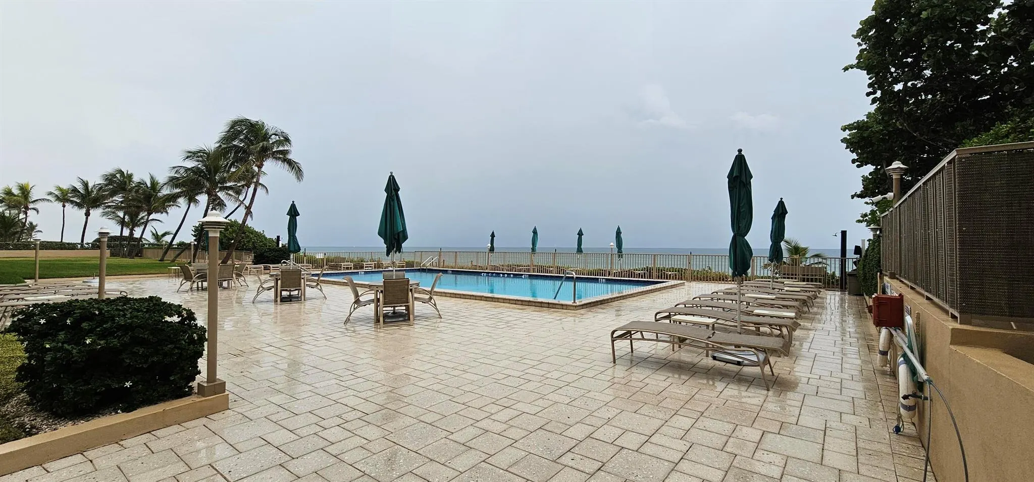 1021 Hillsboro Mile, #207