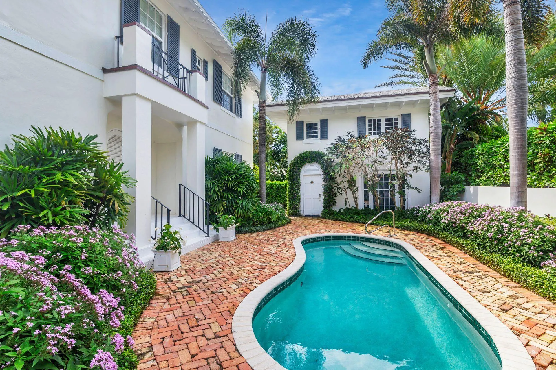 146 Sunset Avenue, #C