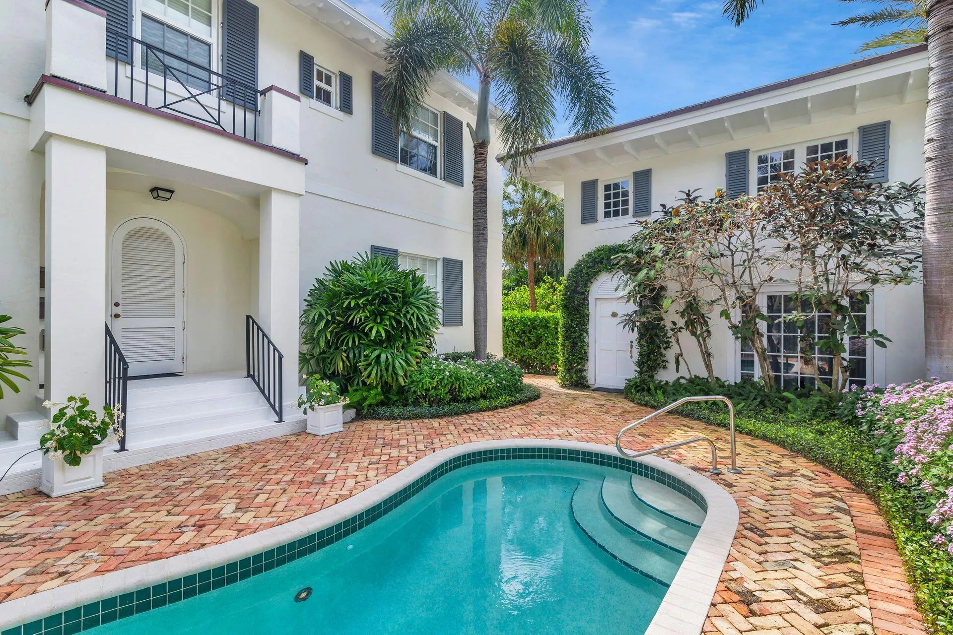 146 Sunset Avenue, #C