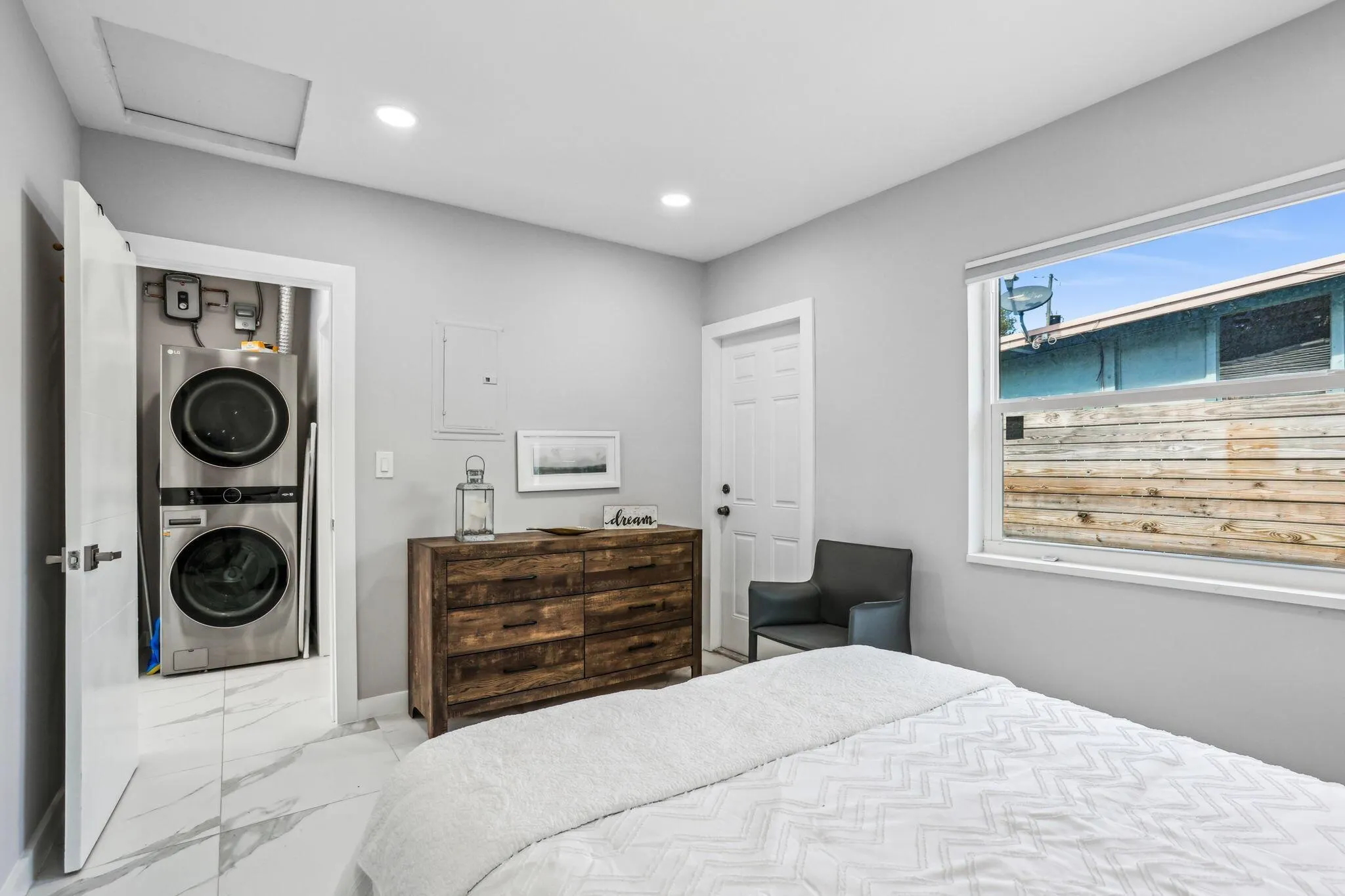 711 SE 2nd Street, #1
