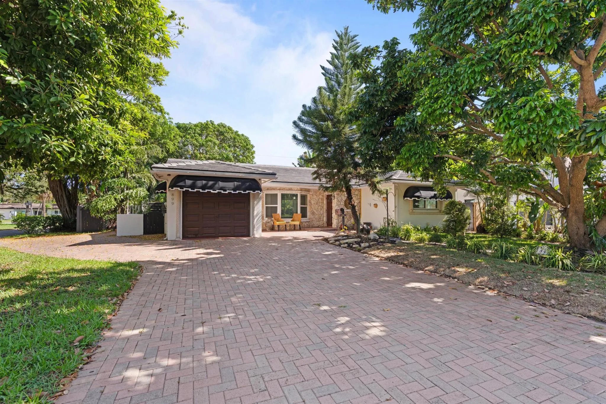 899 NW 6th Drive