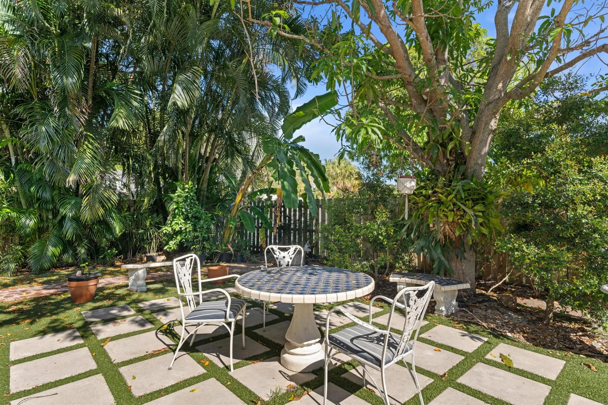 899 NW 6th Drive