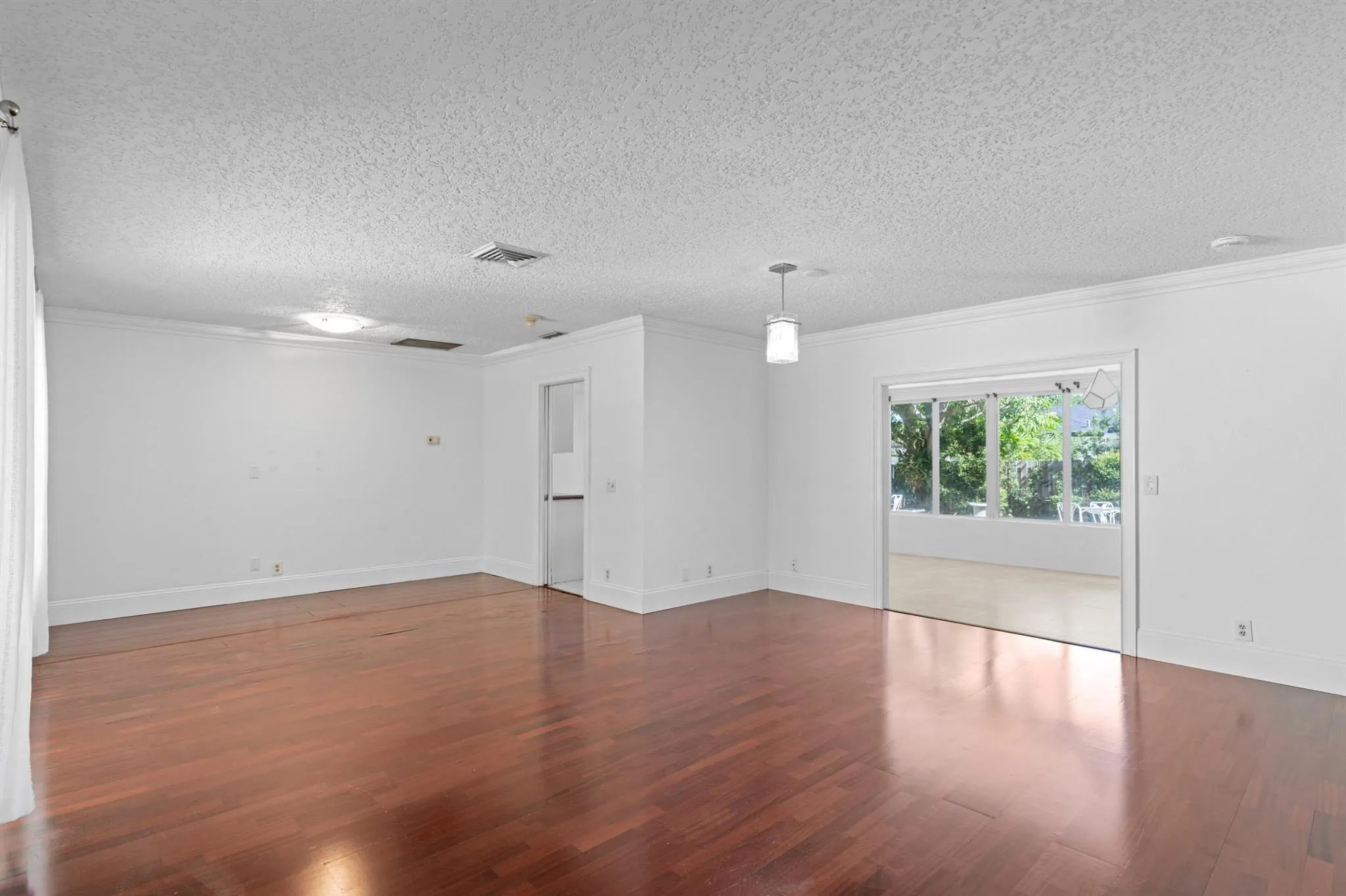 899 NW 6th Drive