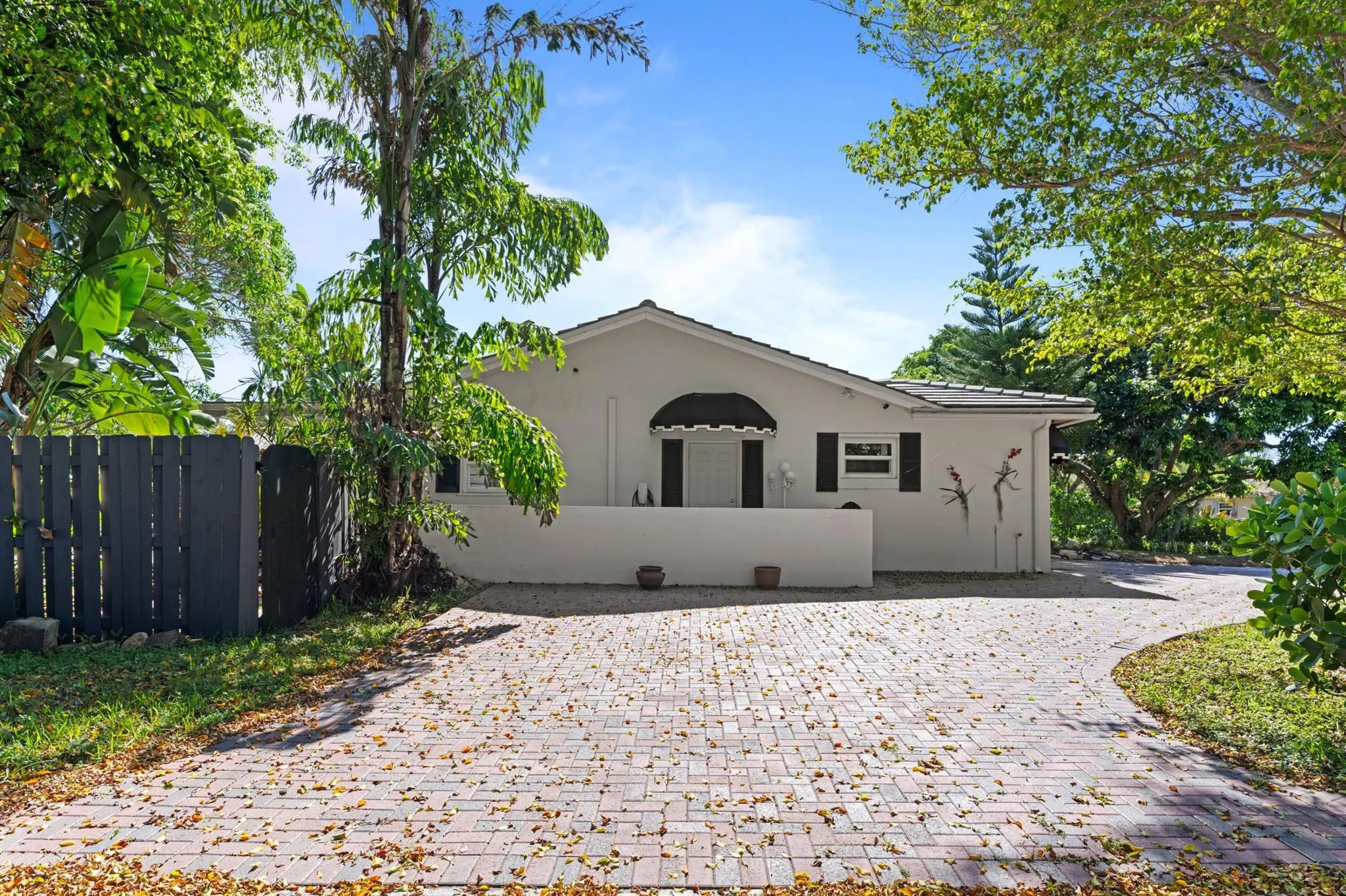 899 NW 6th Drive
