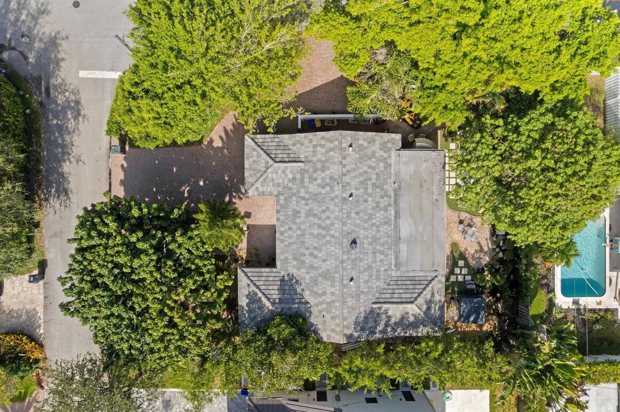 899 NW 6th Drive