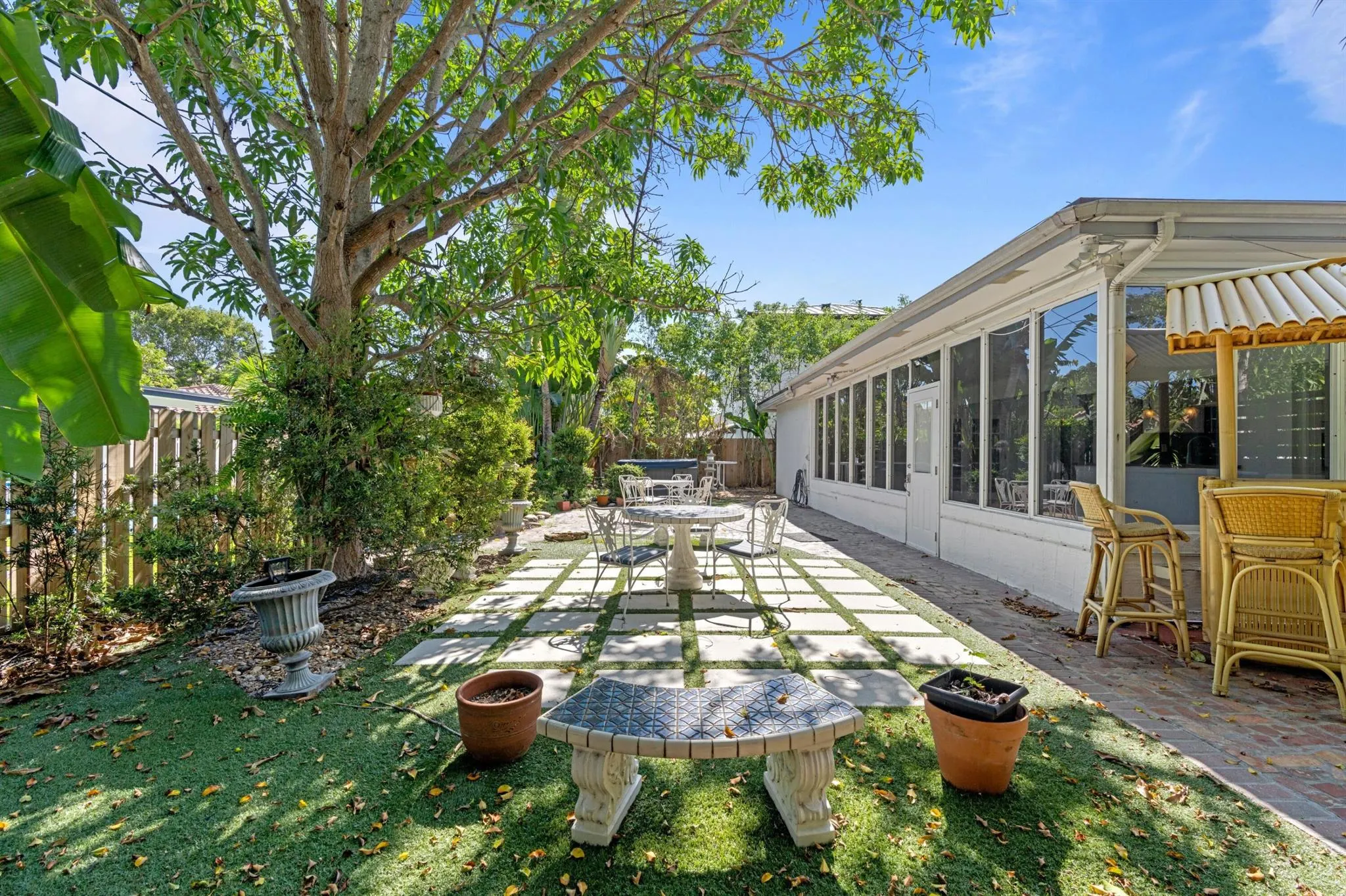 899 NW 6th Drive