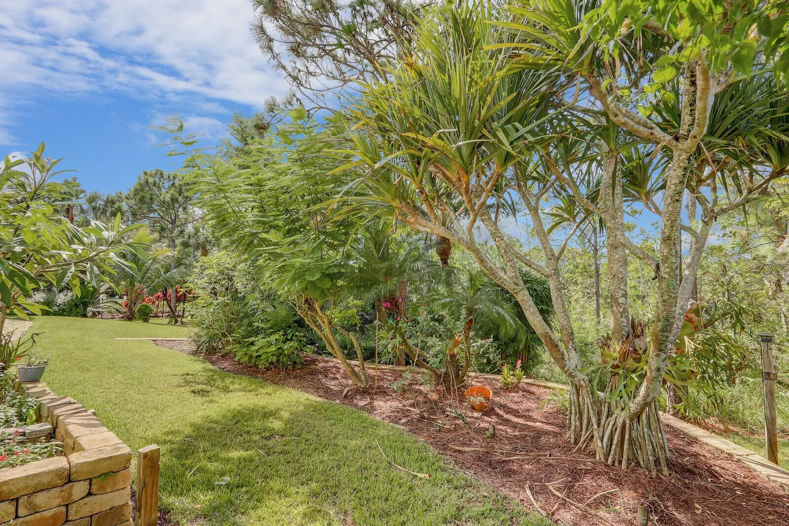 3751 SW Canoe Creek Terrace