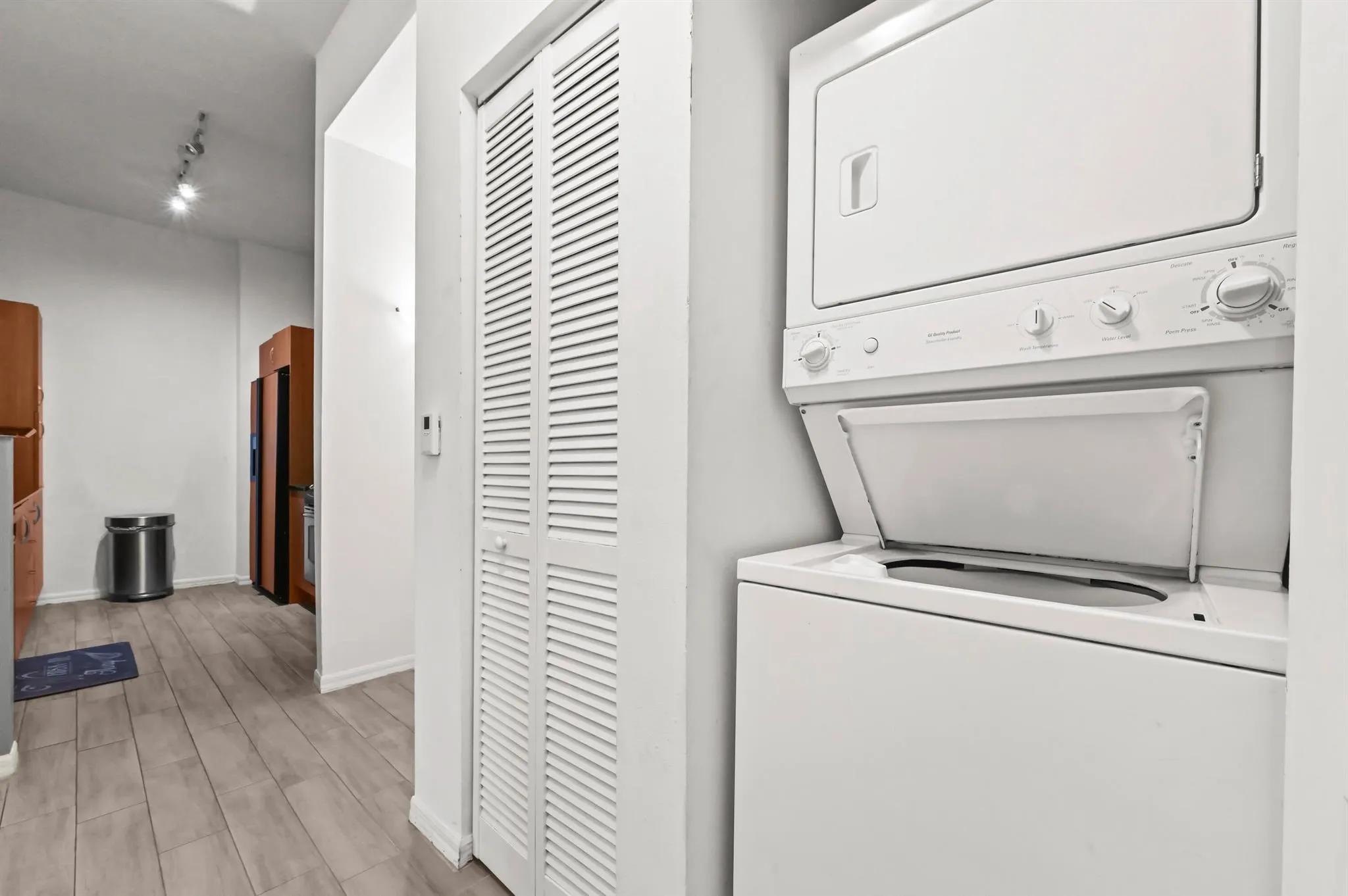 804 E Windward Way, #122