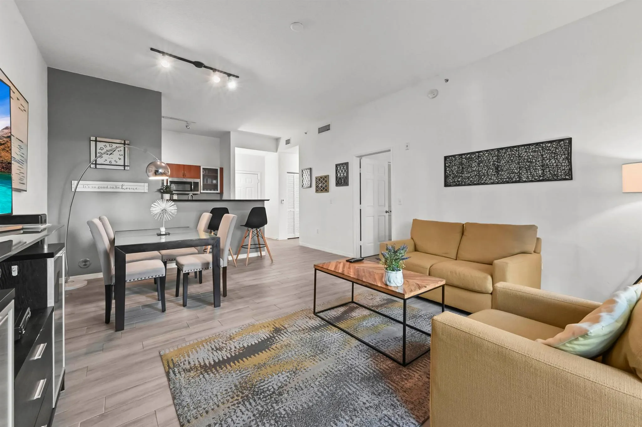 804 E Windward Way, #122