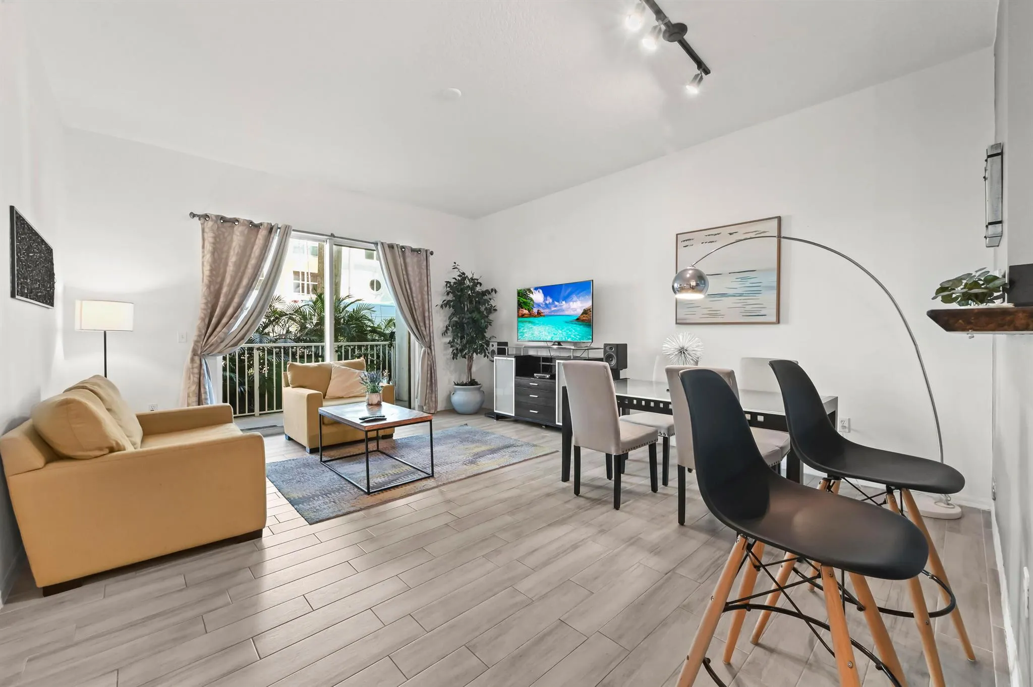 804 E Windward Way, #122