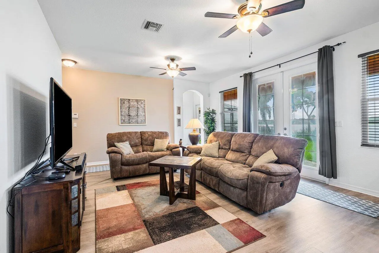 3441 Oakmont Estates Boulevard