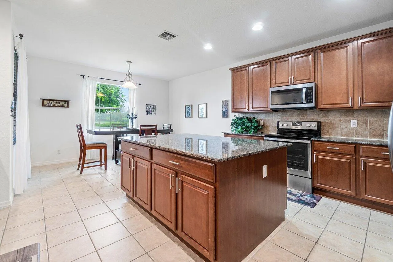 3441 Oakmont Estates Boulevard