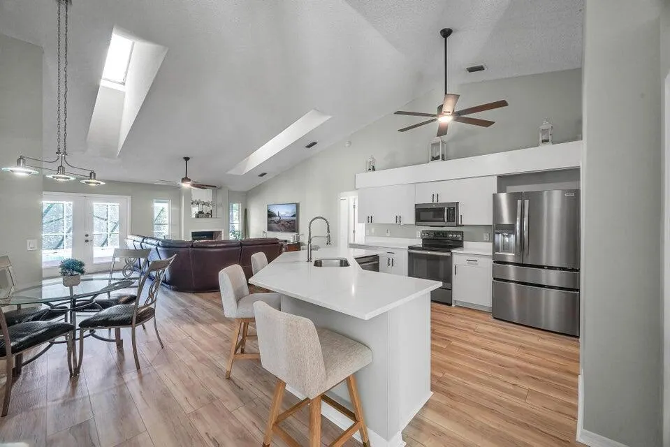 1900 SW Logwood Road