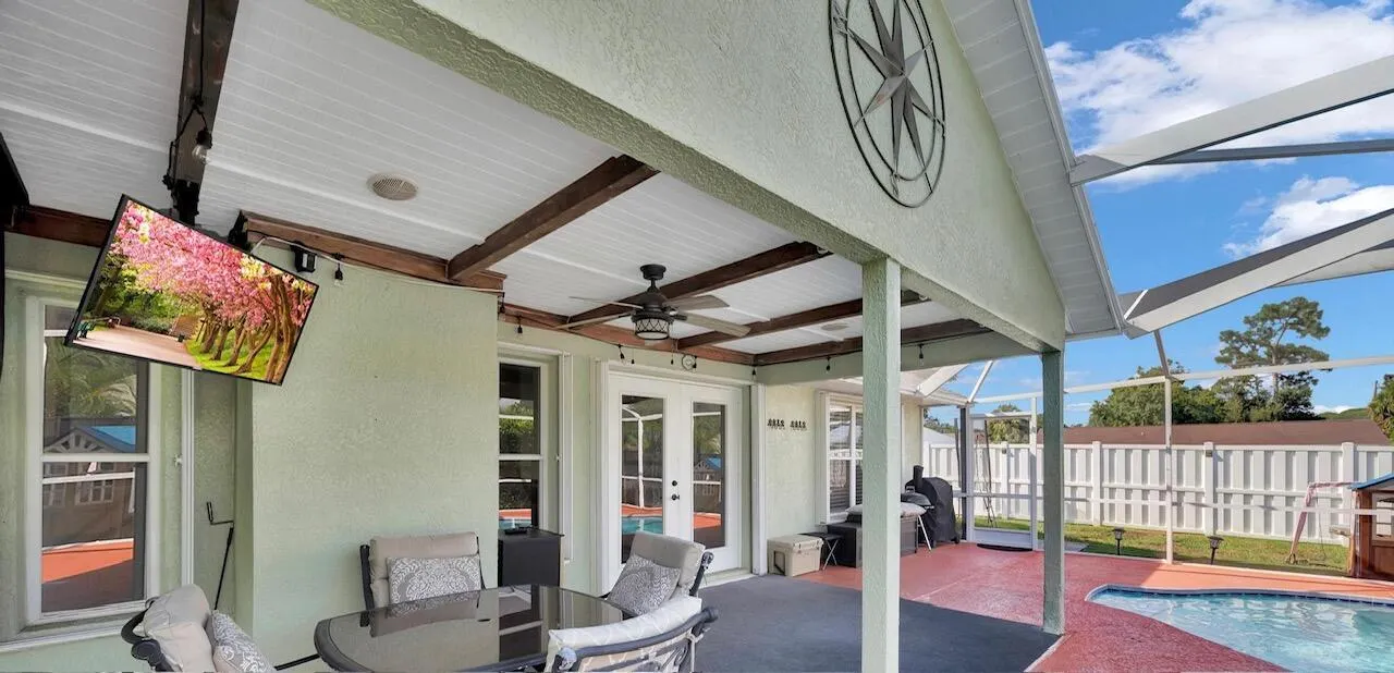 1900 SW Logwood Road