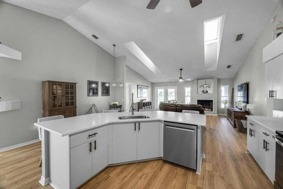 1900 SW Logwood Road