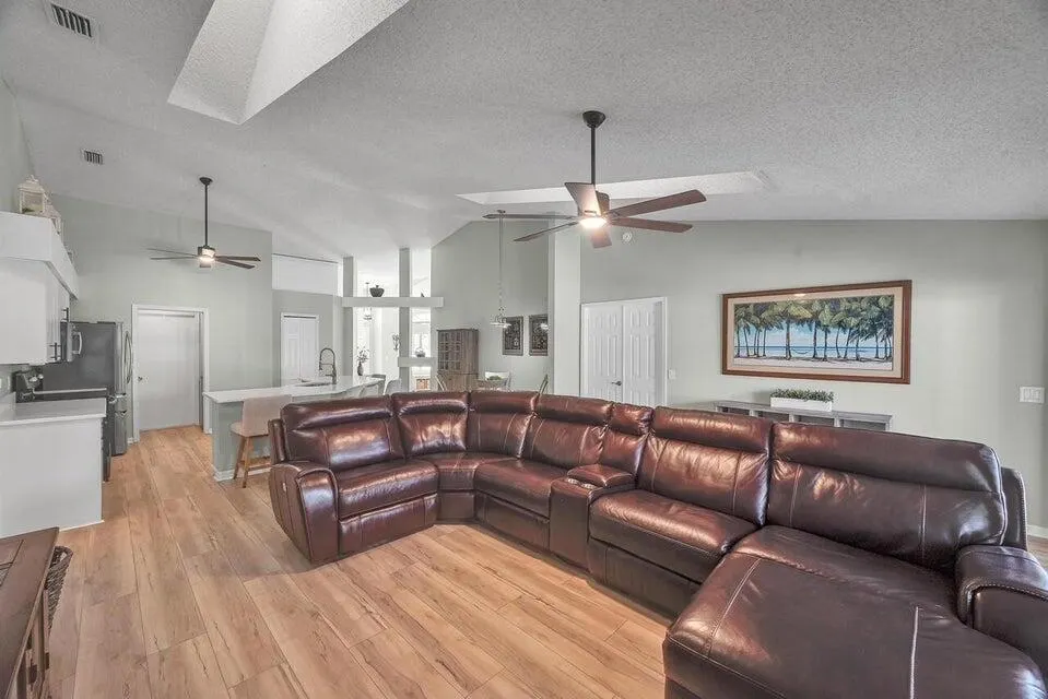 1900 SW Logwood Road