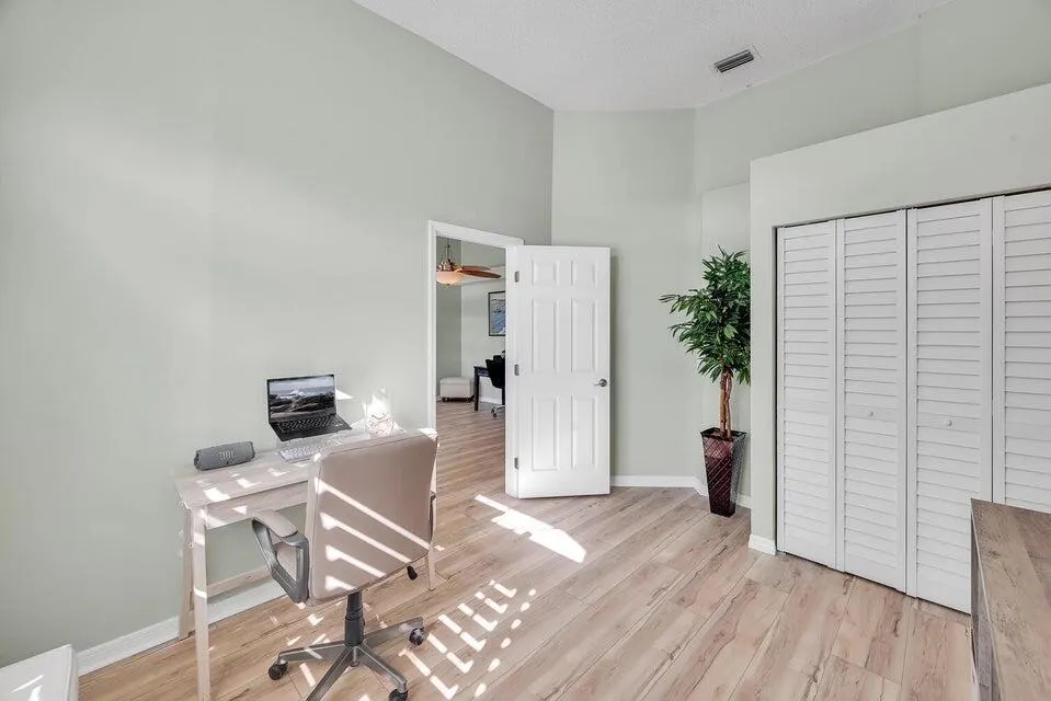 1900 SW Logwood Road