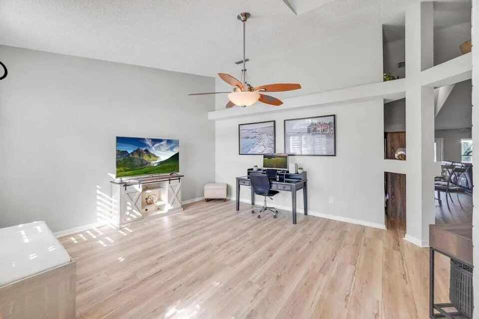 1900 SW Logwood Road