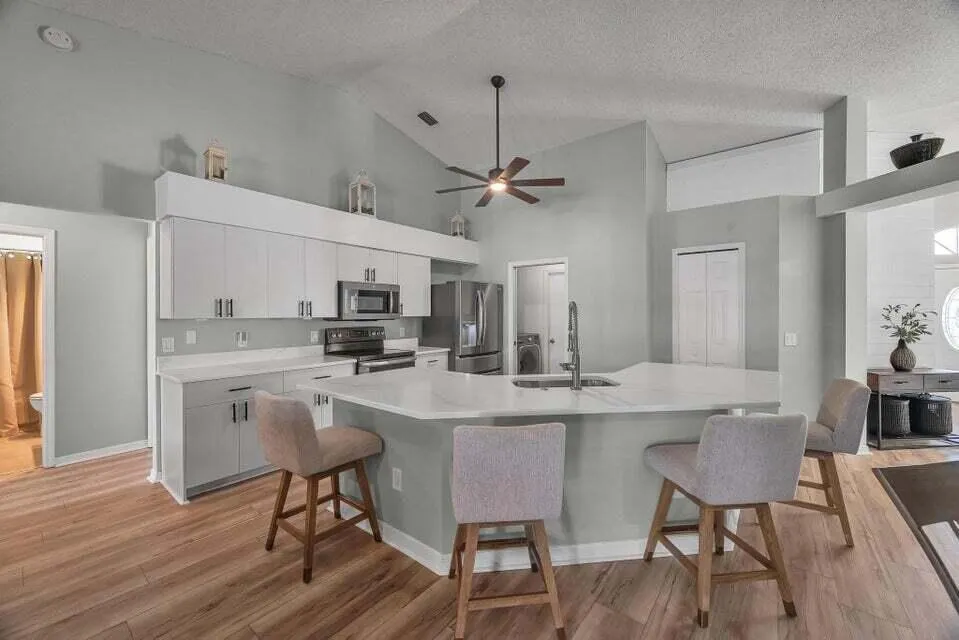 1900 SW Logwood Road