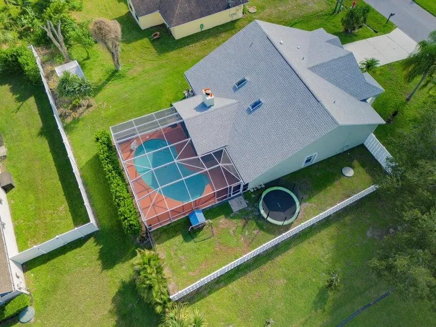 1900 SW Logwood Road