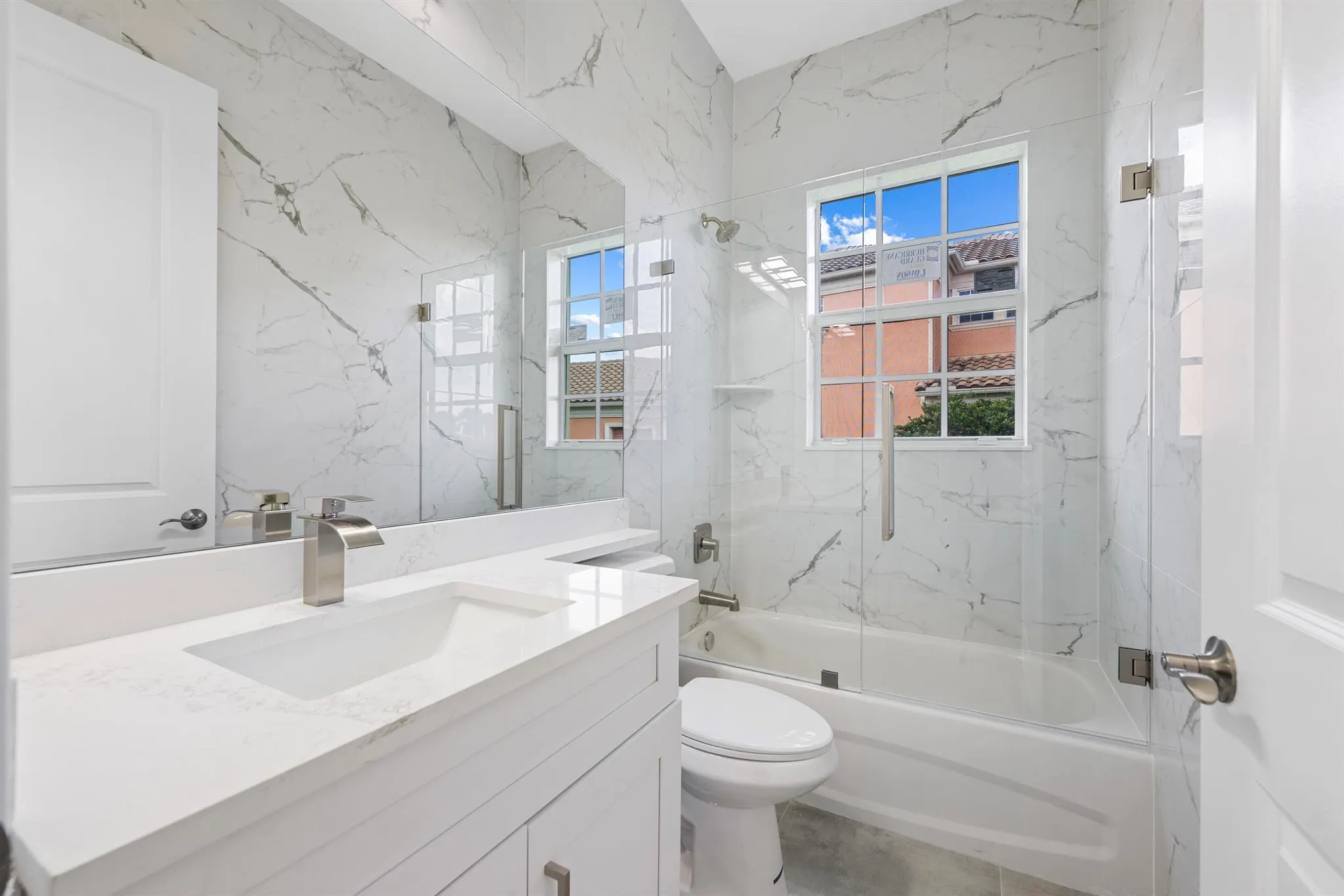 1232 SW Squire Johns Lane