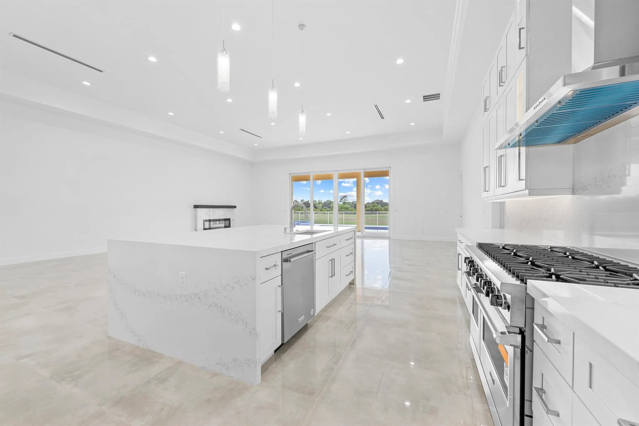 1232 SW Squire Johns Lane