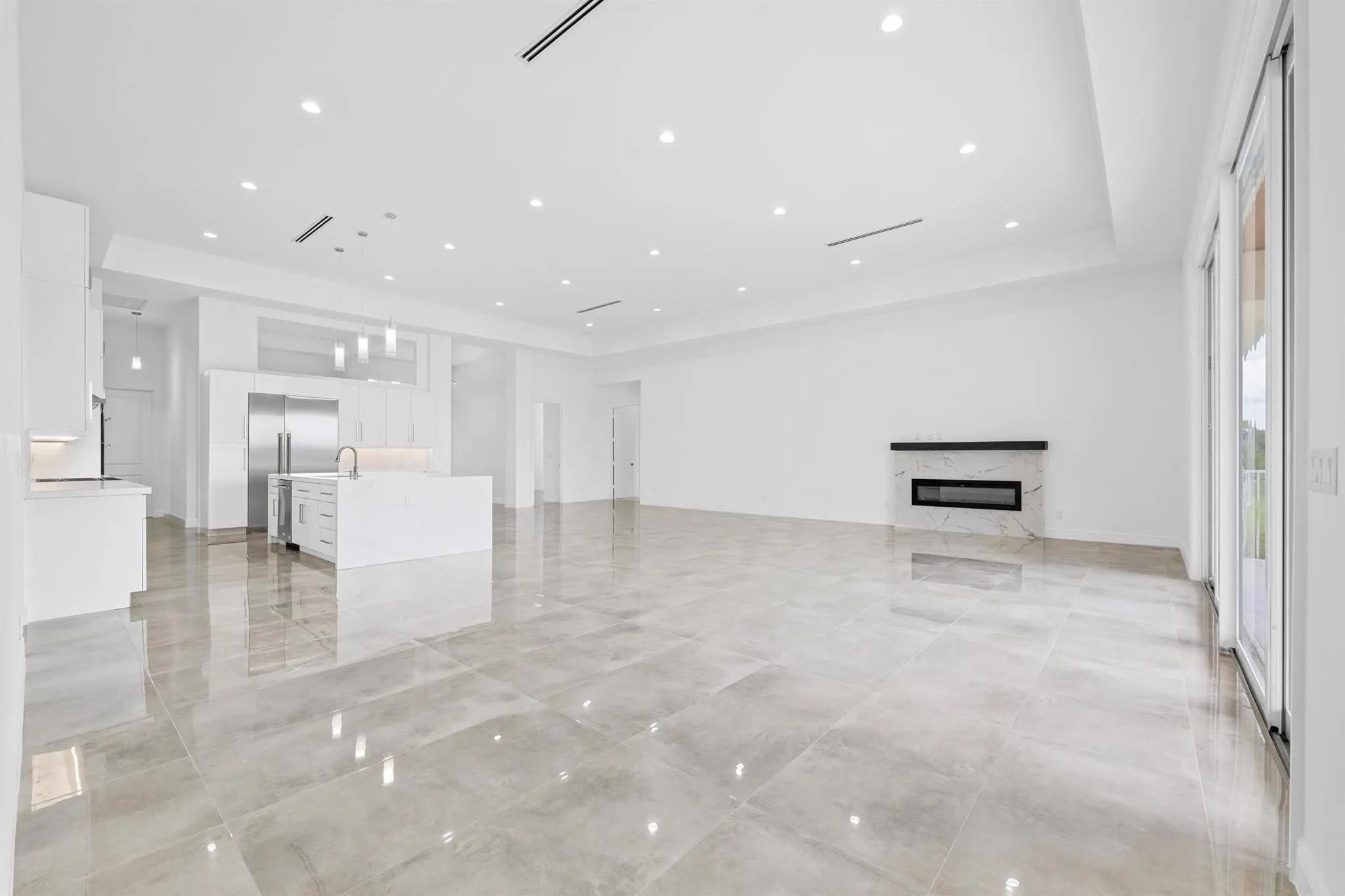 1232 SW Squire Johns Lane