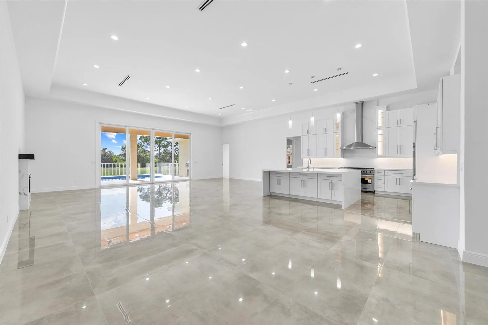 1232 SW Squire Johns Lane