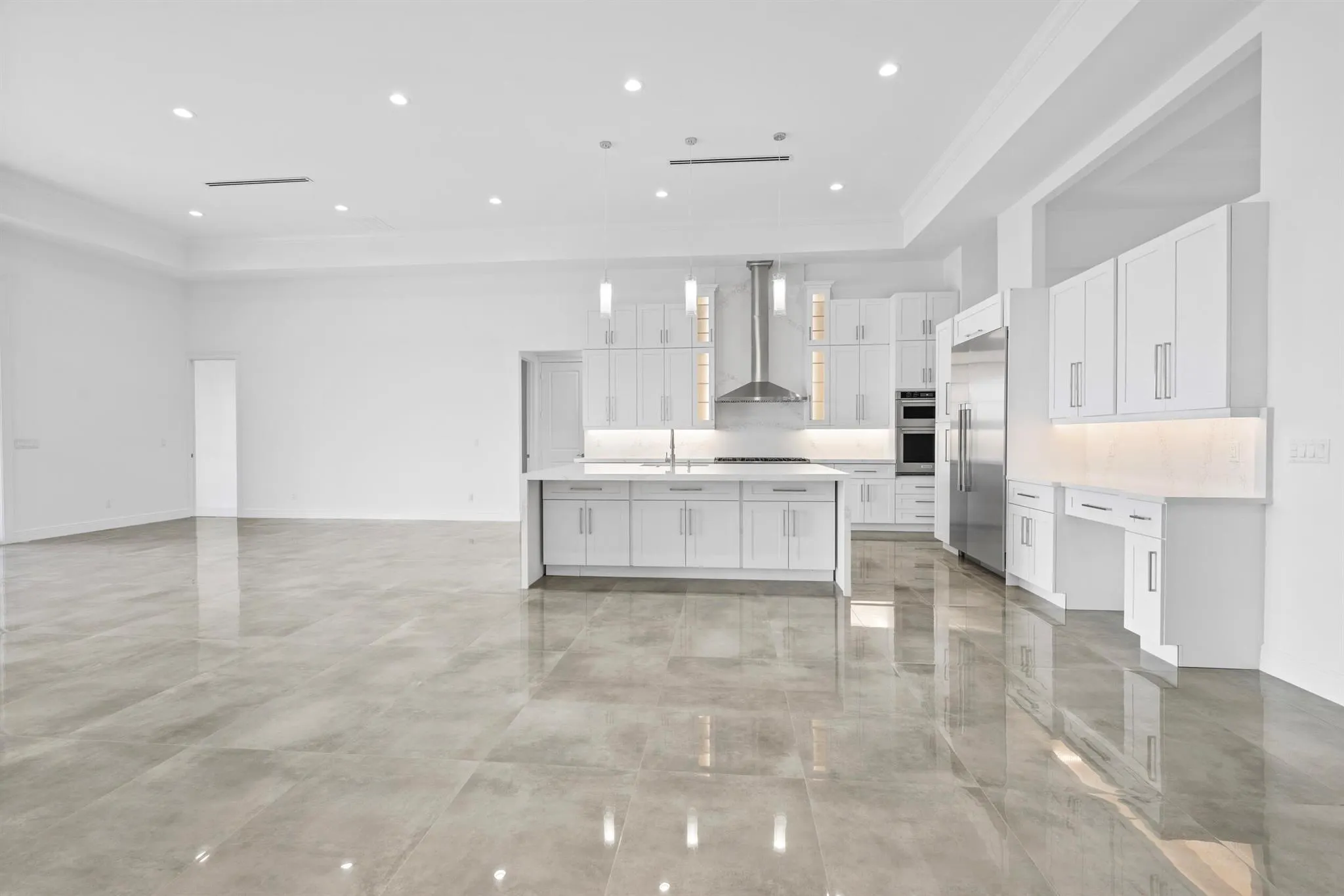 1232 SW Squire Johns Lane