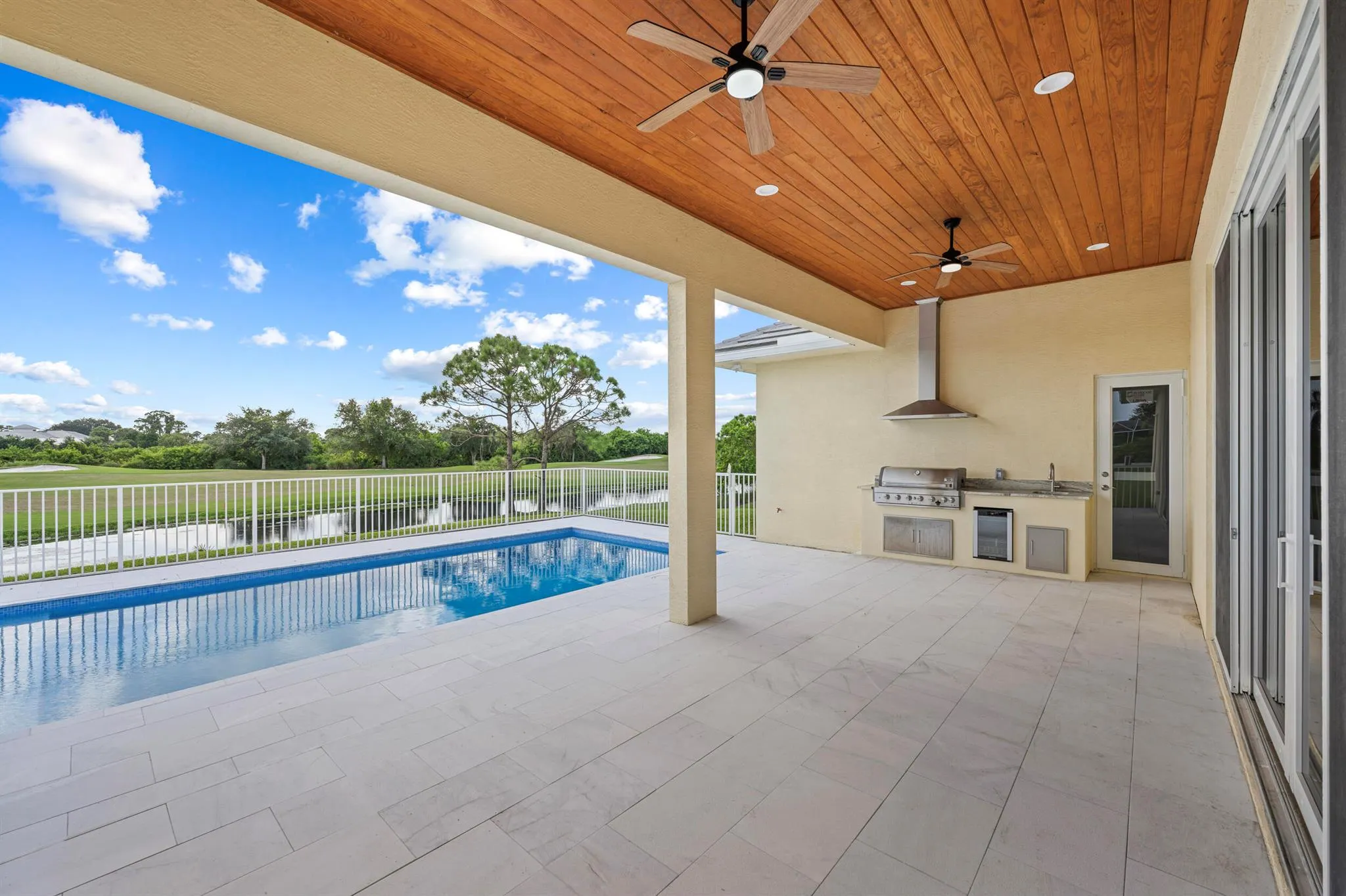 1232 SW Squire Johns Lane