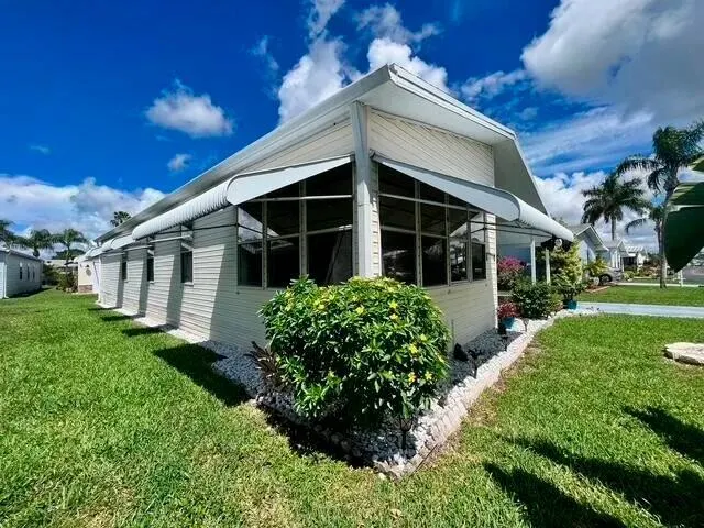 6157 Seashore Dr,, #106