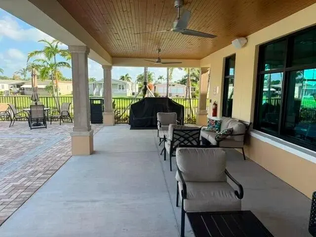 6157 Seashore Dr,, #106