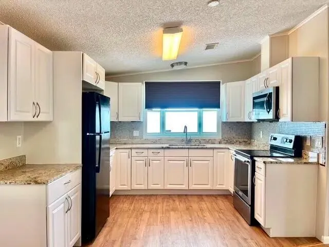 6157 Seashore Dr,, #106
