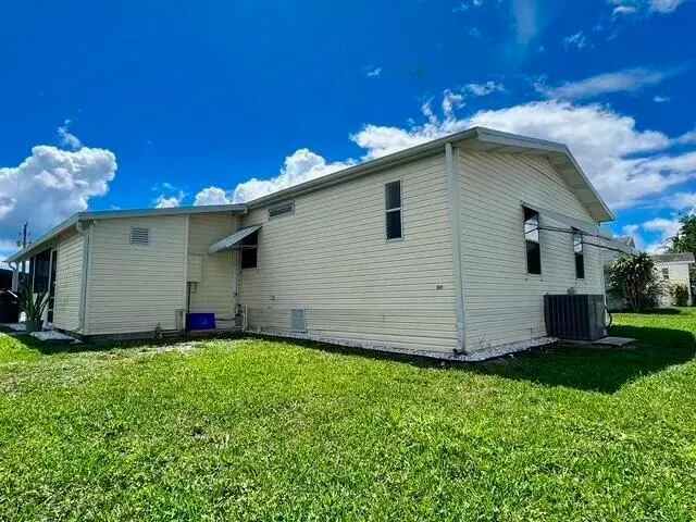 6157 Seashore Dr,, #106
