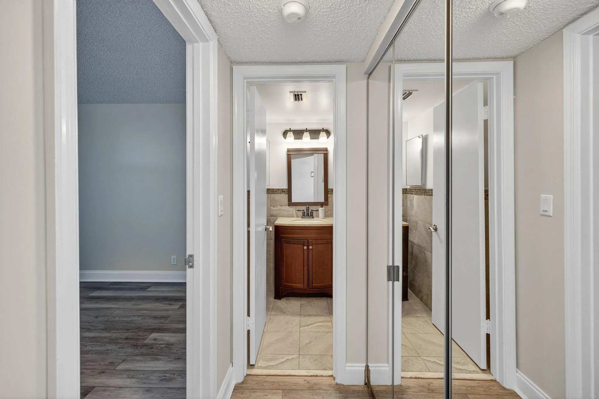117 Lake Emerald Drive, #208